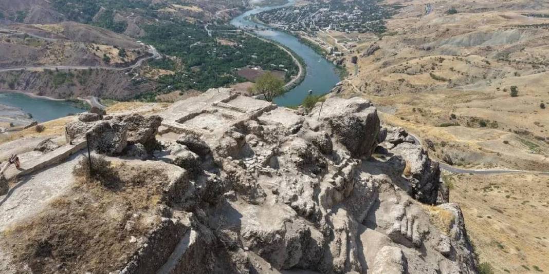 3 bin yıllık kaleden Osmanlı mirası! Kazı çalışmalarında 4 odalı Osmanlı karakoluna rastlanıldı 1